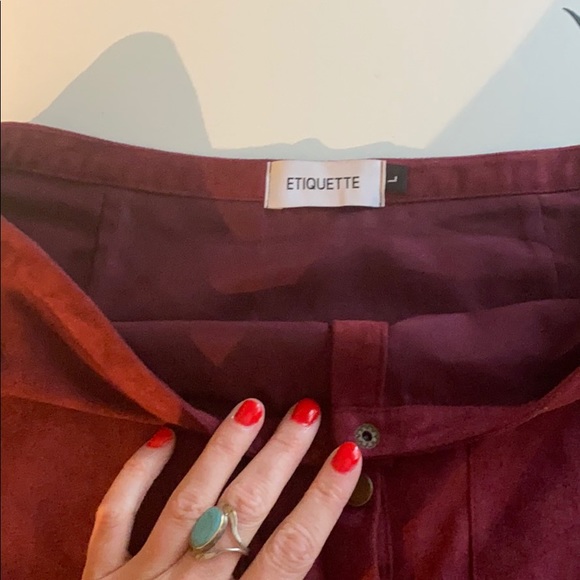 Cute scallop button up skirt! - Picture 2 of 2